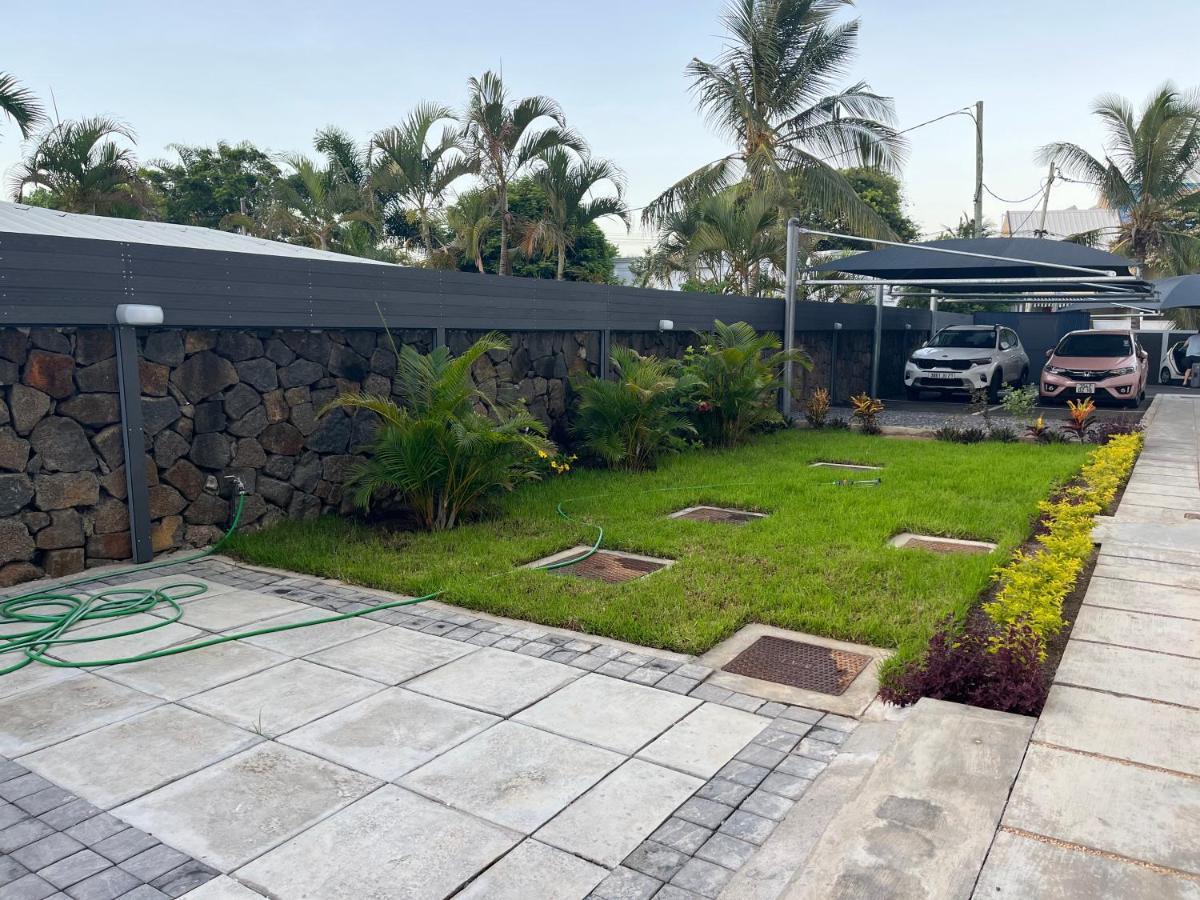 Coastal View Apartments Grand Baie Bagian luar foto