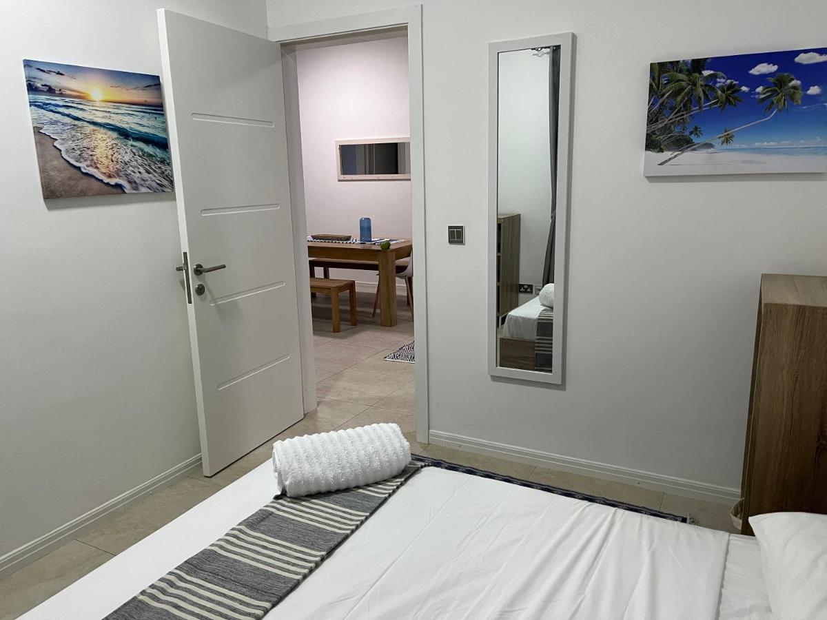 Coastal View Apartments Grand Baie Bagian luar foto