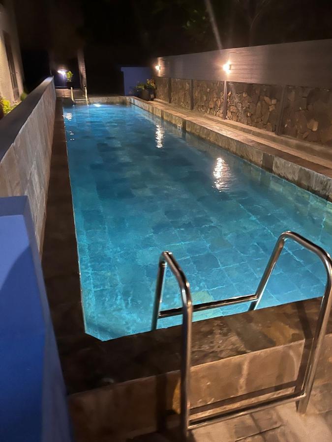 Coastal View Apartments Grand Baie Bagian luar foto
