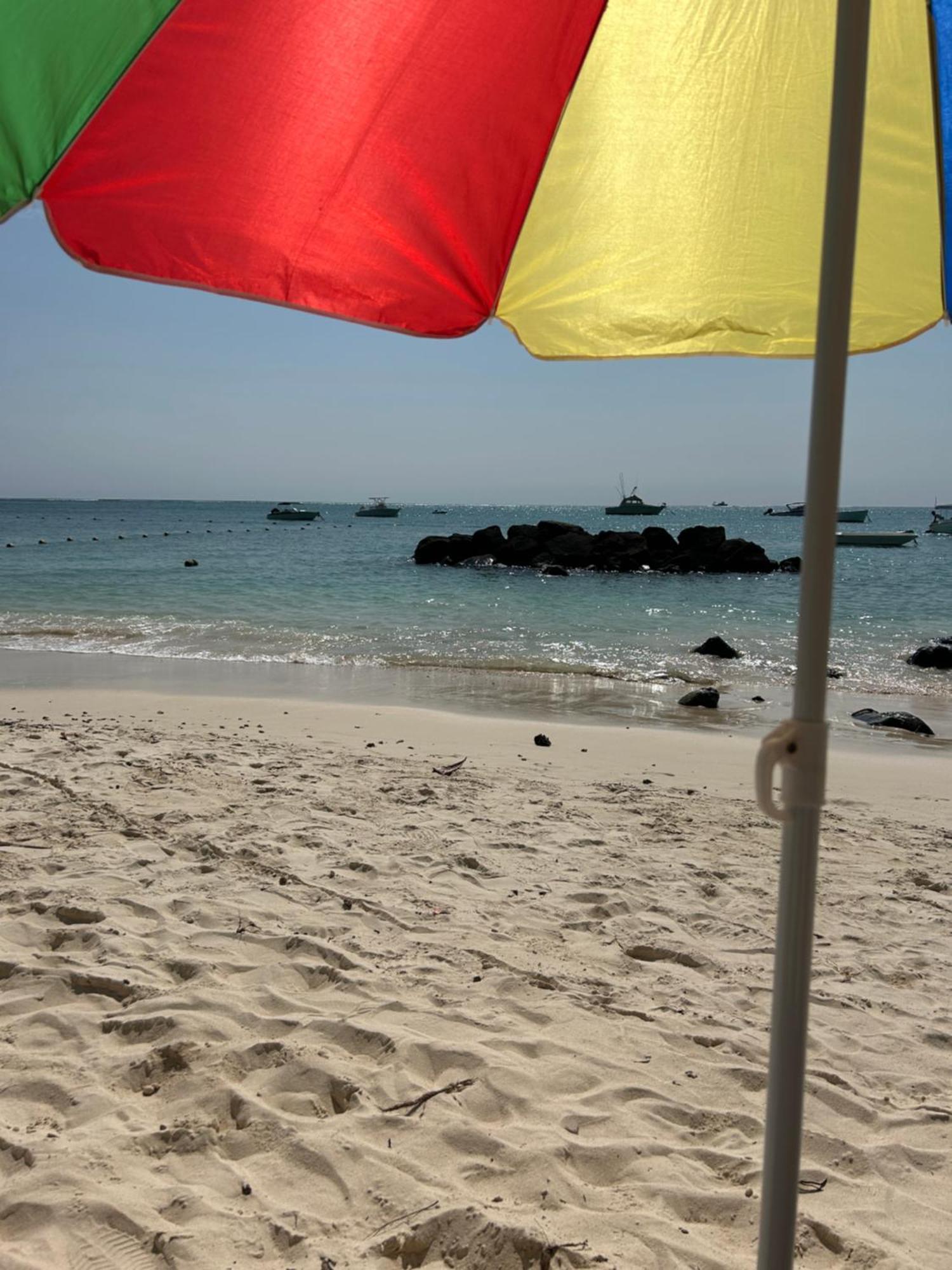 Coastal View Apartments Grand Baie Bagian luar foto