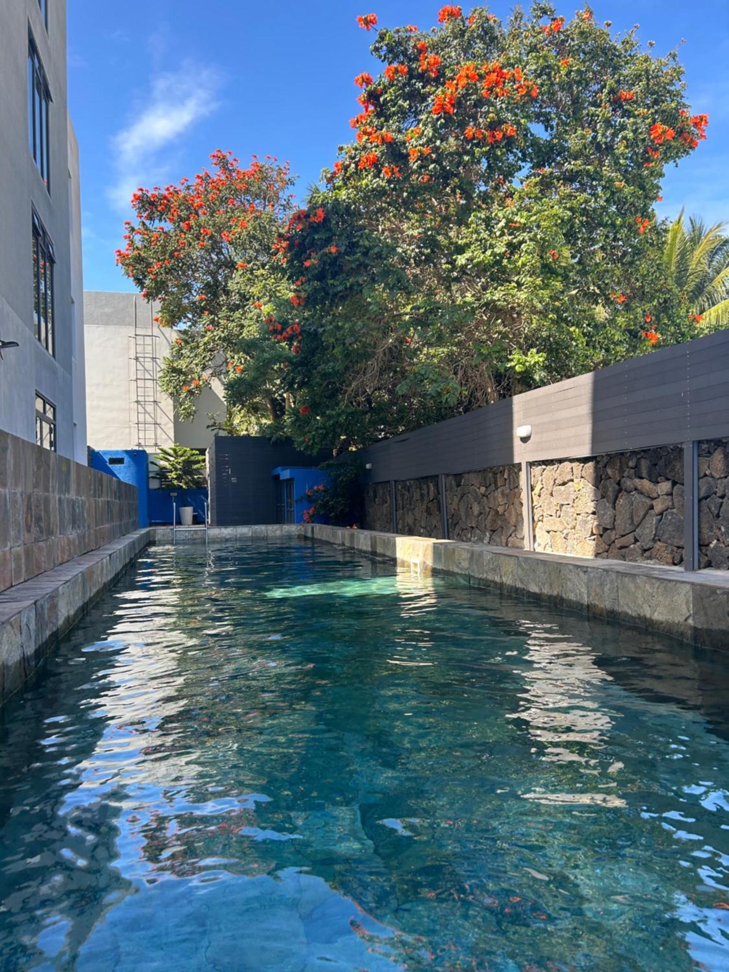 Coastal View Apartments Grand Baie Bagian luar foto