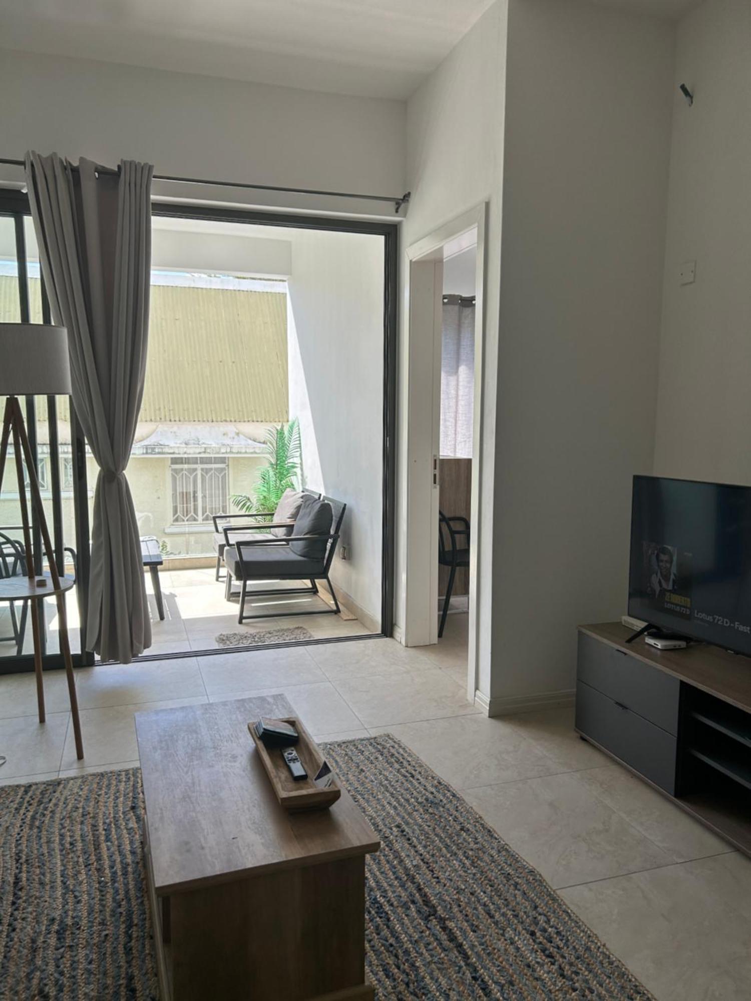 Coastal View Apartments Grand Baie Bagian luar foto